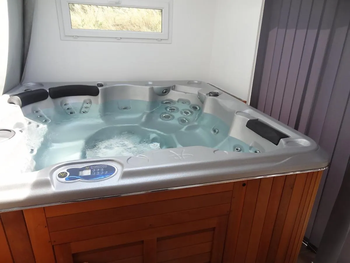 Gite De Champ Chaulier Apartment Crots France